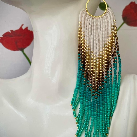 Made entirely by hand - Picture 2 of 5